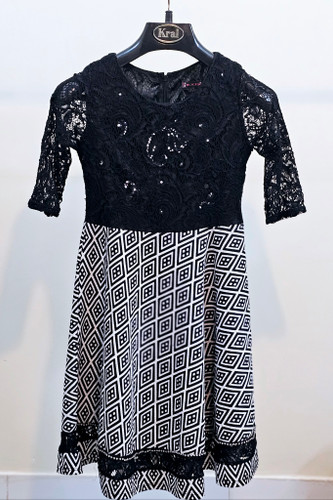 پیراهن بالاتنه گیپور مشکی دامن مشکی و سفید