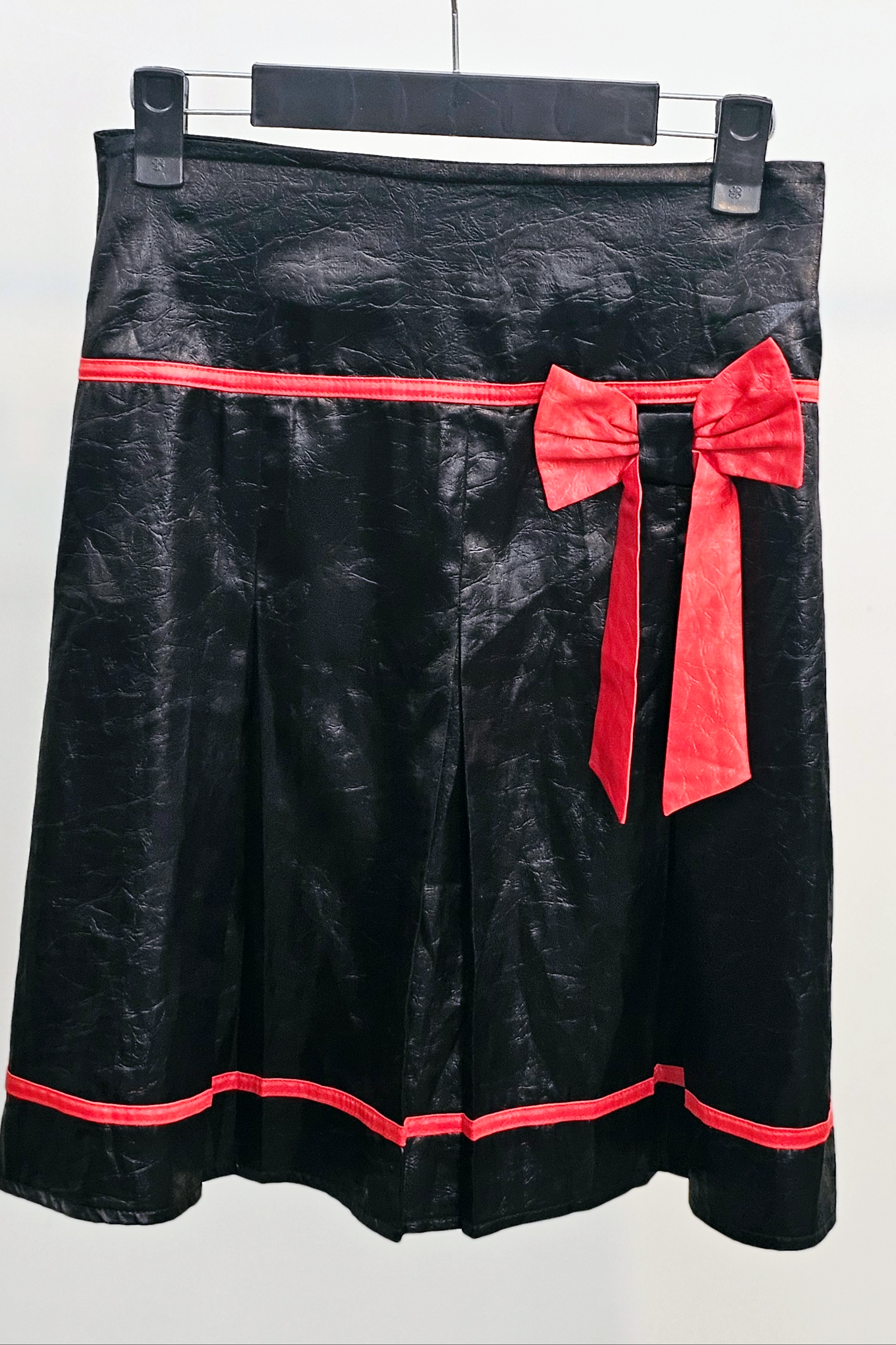 دامن مشکی وقرمز پیله دار